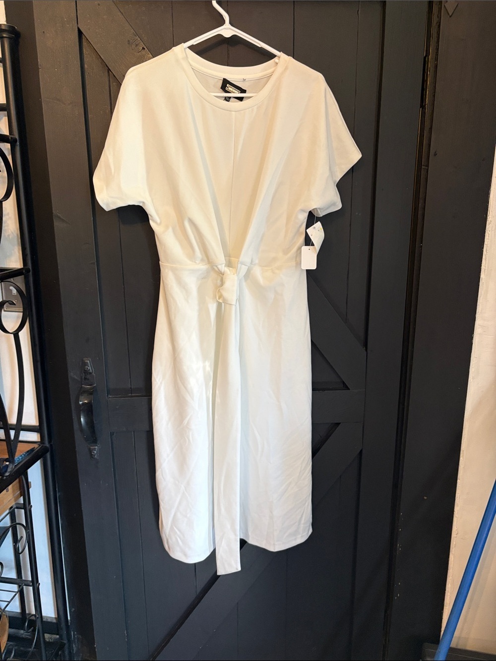 Alexia Admor Cream Tie-Waist Midi Dress